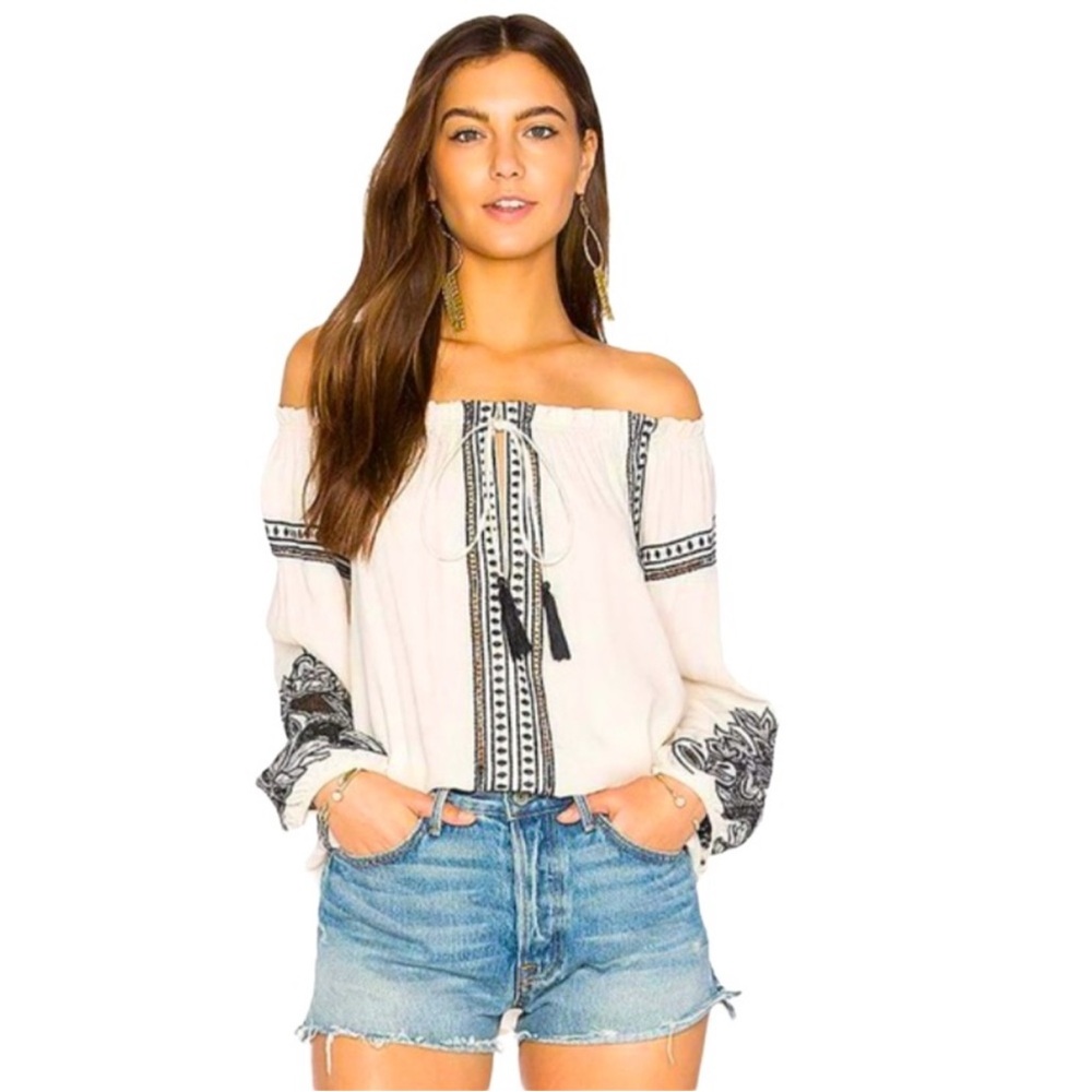 Astr the label Elegant Off-Shoulder Embroidered Women's Top Size M 199